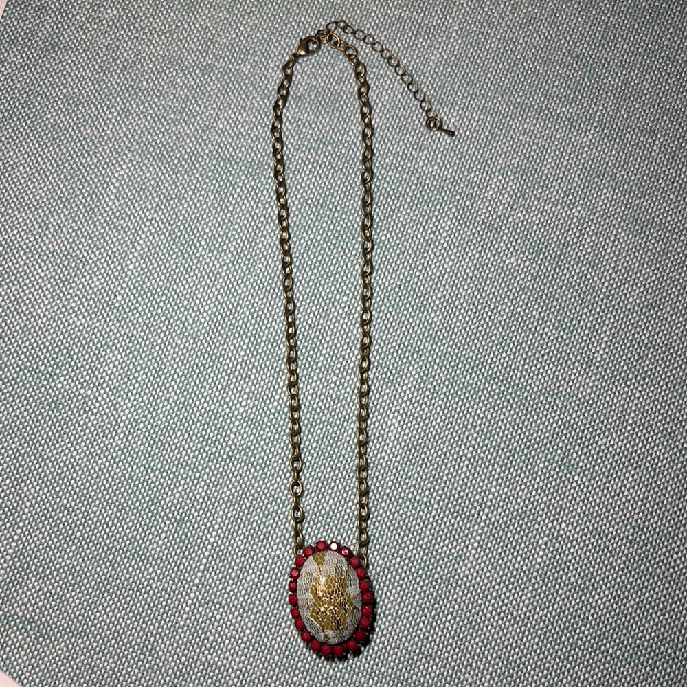 Elegant Gold Lace and Pink Pendant Necklace